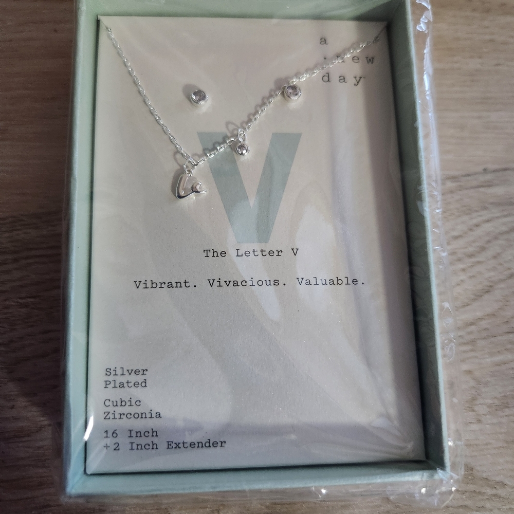 A New Day Necklace & Earring Set Monogram Letter "V" Silver‎ plated 16" NEW